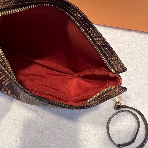 ***100% AUTHENTIC*** Louis Vuitton Damier Ebene Trousse Pochette (MIF) - Picture 3 of 9